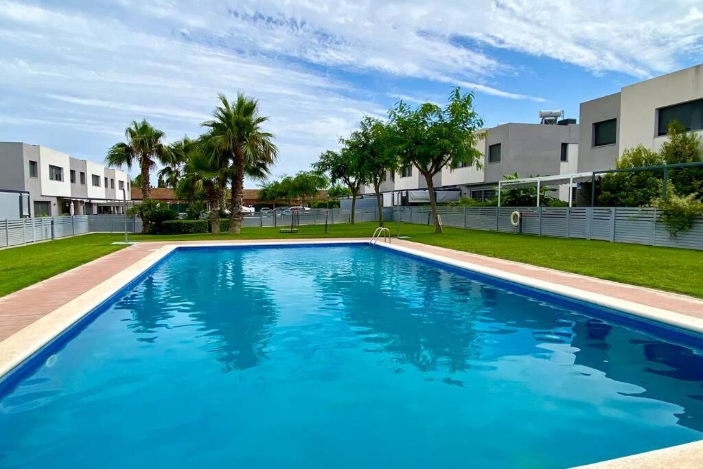 Chalet Moderno Con Piscina En Mont - Roige Bahia Kültér fotó