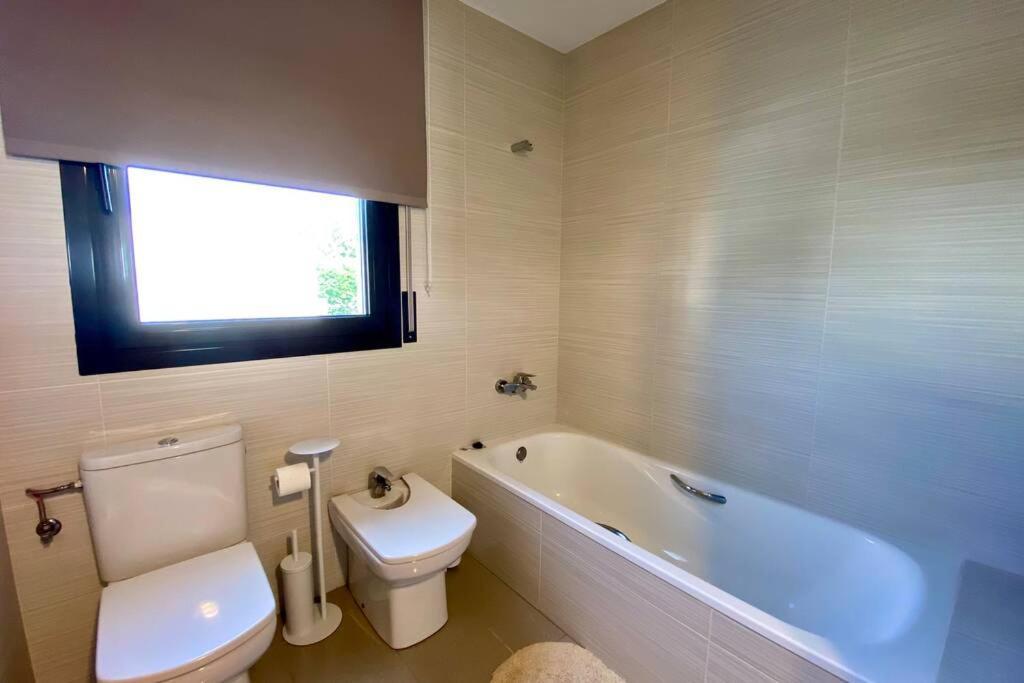 Chalet Moderno Con Piscina En Mont - Roige Bahia Kültér fotó